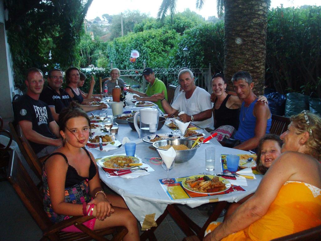 Parfums D'Azur Bed & Breakfast Le Cannet Exterior foto